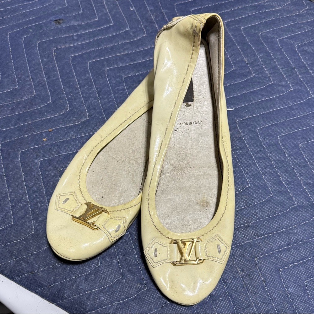 Louis Vuitton Ballet Flats (White Patent Leather)